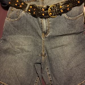 Women's shorts size 16. Nwt.